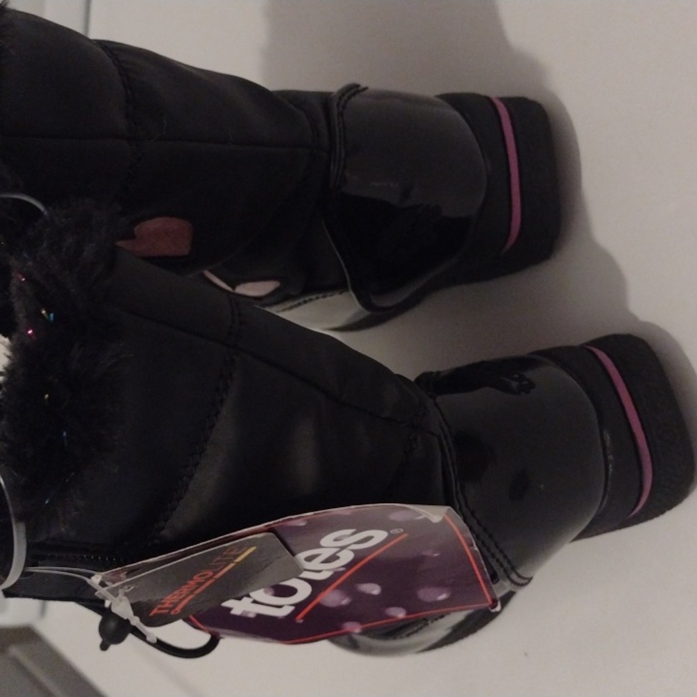Totes Boots - Picture 4 of 12